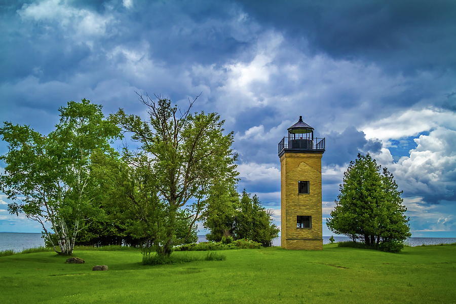 Peninsula Point Lighthouse Photograph by Chuck De La Rosa