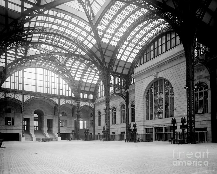 Architecture Photograph - Pennsylvania Station, Nyc, 1910-20 by Science Source