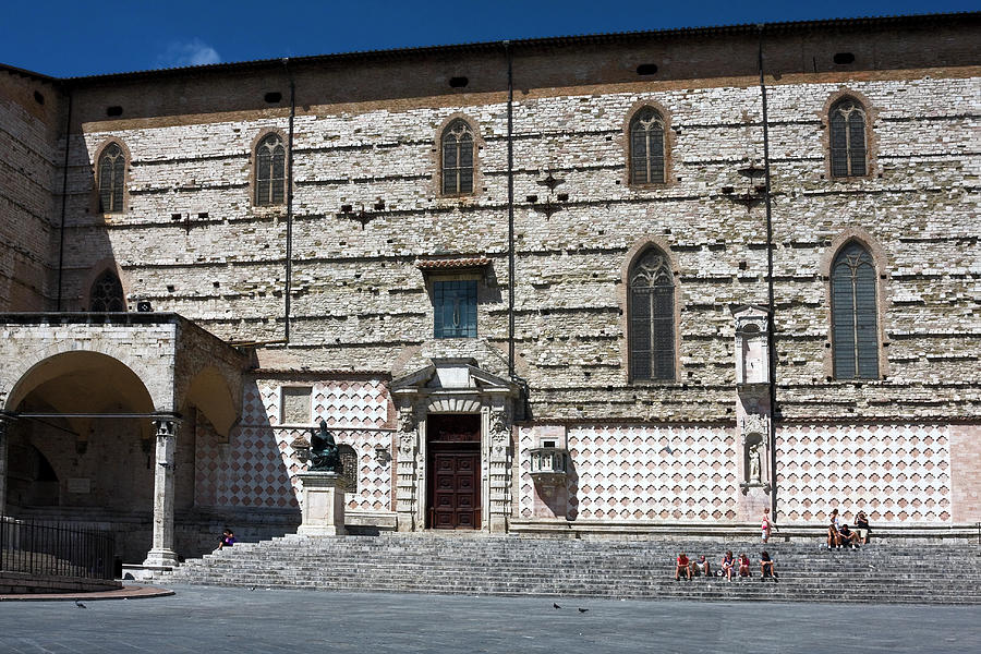 Perugia Duomo Photograph by Sally Weigand