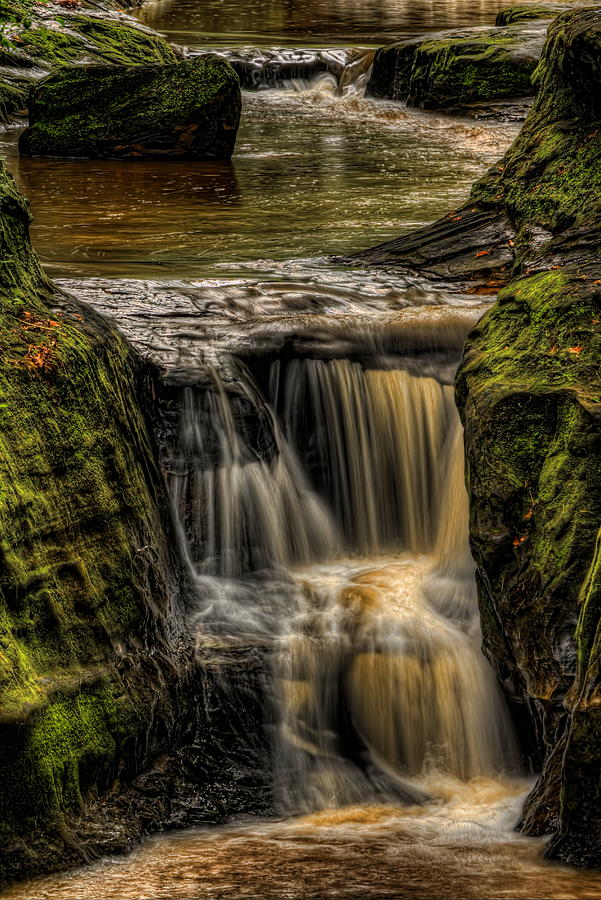 Pewits Nest Middle Waterfall Photograph by Dale Kauzlaric