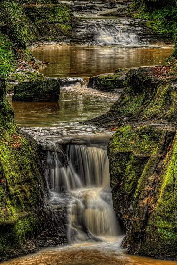 Pewits Nest Waterfalls Photograph by Dale Kauzlaric