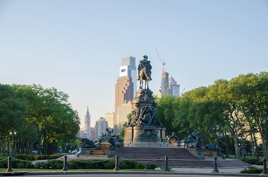 Philadelphia Cityscape from Eakins Oval Photograph by Bill Cannon