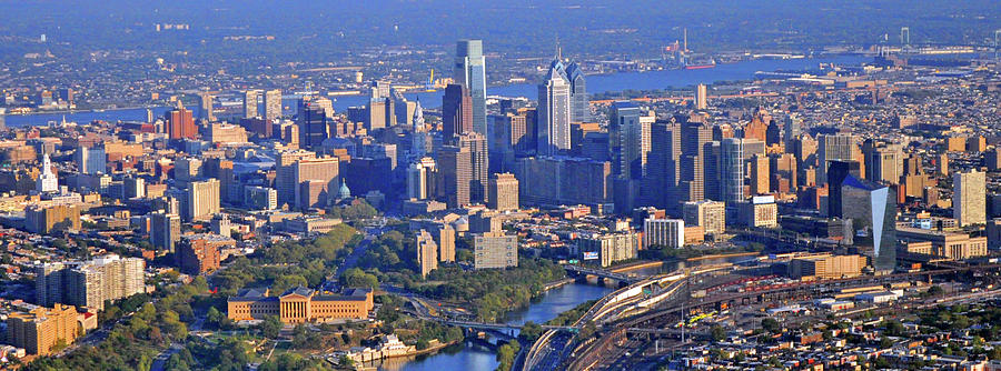 Philadelphia Skyline Photograph - Philadelphia Museum of Art and City Skyline Aerial Panorama by Duncan Pearson