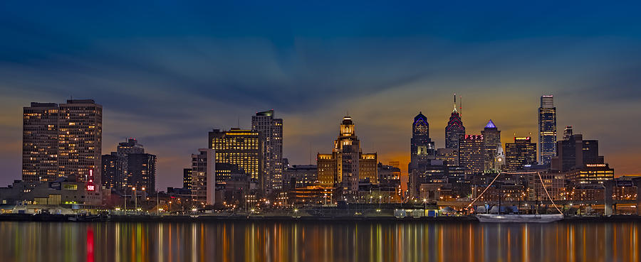 Philadelphia Skyline Photograph - Philadelphia Skyline Panorama by Susan Candelario