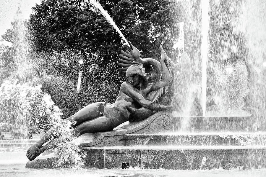 Philadelphia - Swann Memorial Fountain - Logan Square in Black a Photograph by Bill Cannon