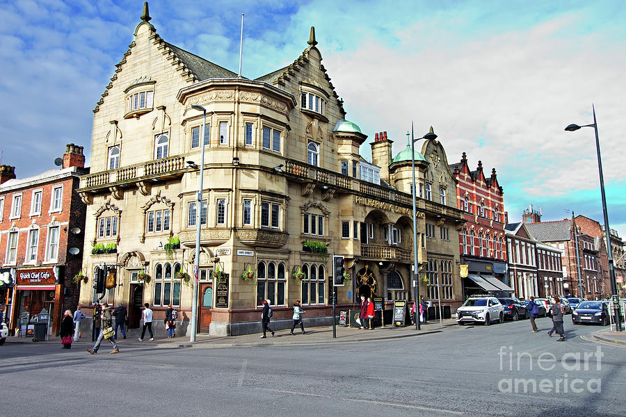 Liverpool Philharmonic Dining Rooms / The Philharmonic Dining Rooms City Centre Liverpool : Step in to discover a traditional pub of unique character, revered for its eclectic range of real ales and its quality pub food , which are served, as they should be, with a generous measure.