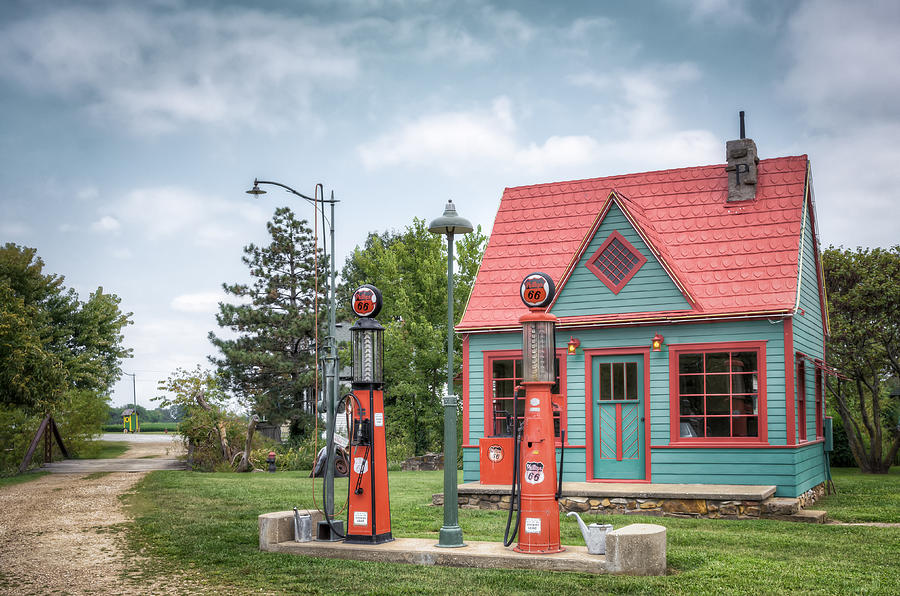 Phillips 66 Gas Station Photograph by James Barber