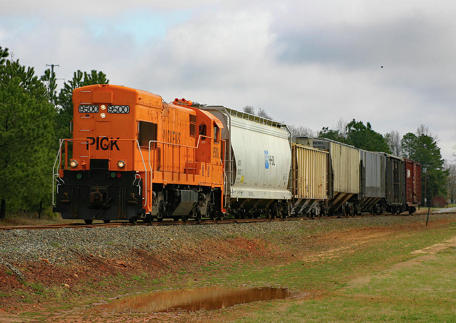 Pickens Railroad 9500 A Photograph by Joseph C Hinson