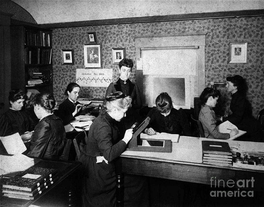 Pickerings Harem, Harvard Computers Photograph by Science Source
