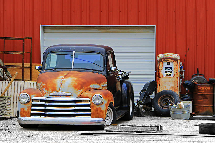 Pickup Chevrolet Photograph by Christopher McKenzie