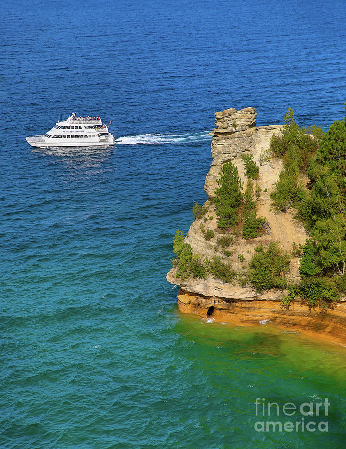 Pictured Rocks Cruises Miners Castle -2325 Photograph by Norris Seward