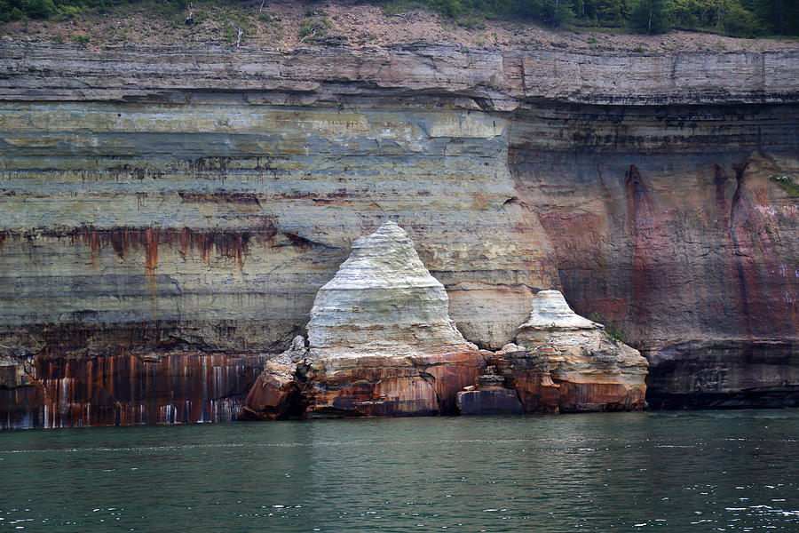 Pictured Rocks National Lakeshore 1 Photograph by Mary Bedy