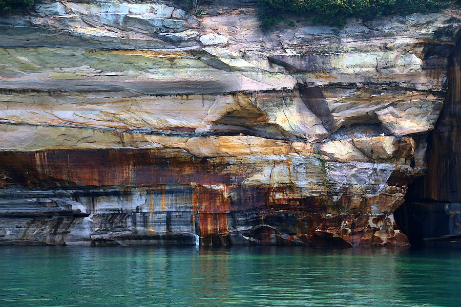 Pictured Rocks National Lakeshore 11 Photograph by Mary Bedy