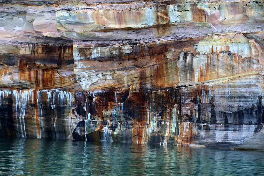 Pictured Rocks National Lakeshore 13 Photograph by Mary Bedy