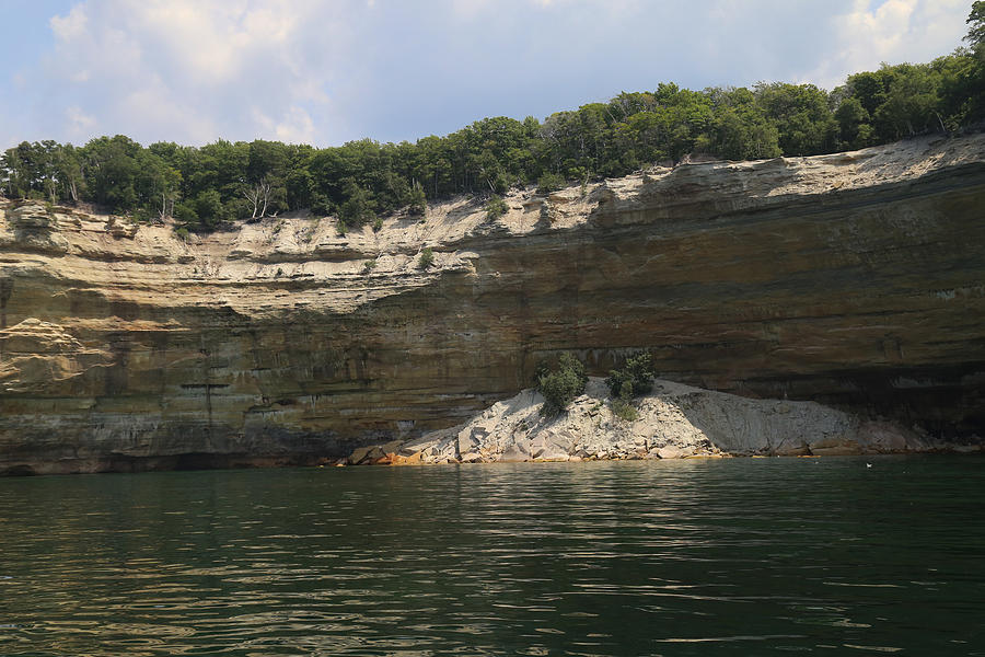 Pictured Rocks National Lakeshore 17 Photograph by Mary Bedy