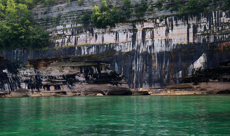Pictured Rocks National Lakeshore 18 Photograph by Mary Bedy
