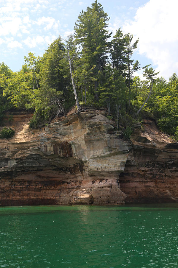 Pictured Rocks National Lakeshore 23 Photograph by Mary Bedy