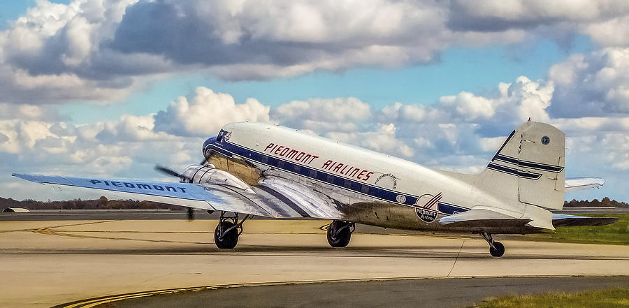 Piedmont DC-3 Photograph by Greg Reed