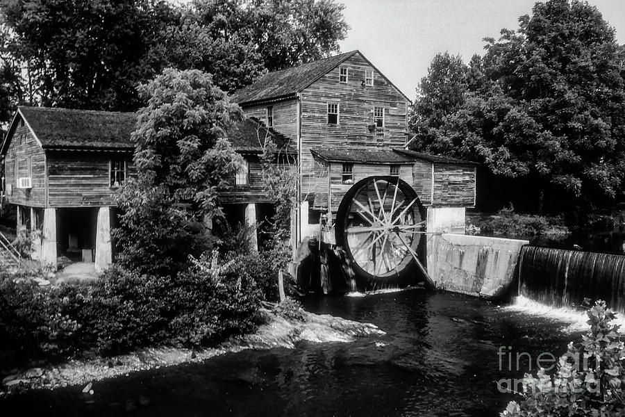Pigeon Forge Watermill 2 Photograph by Bob Phillips