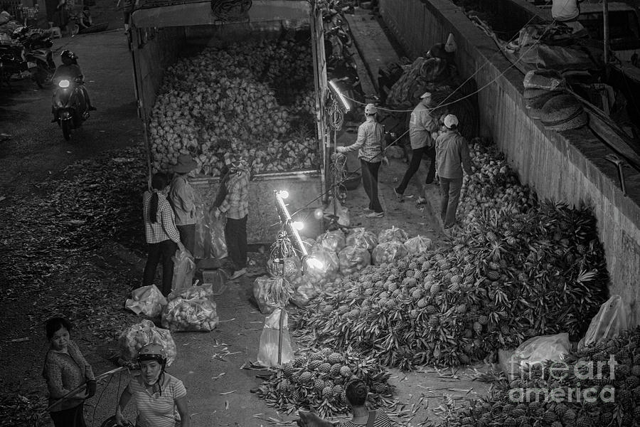 Pineapple Market Am BW Photograph by Chuck Kuhn