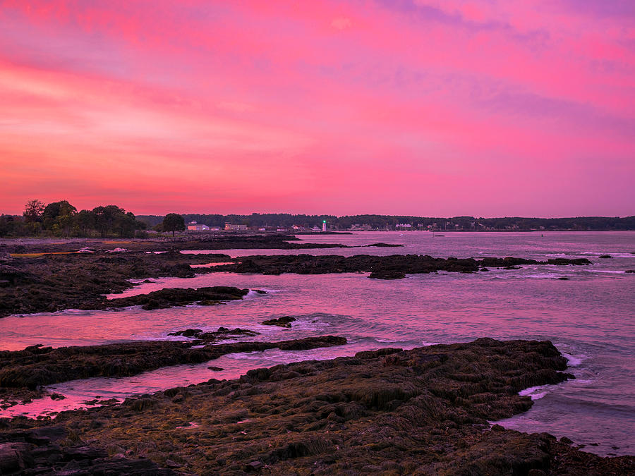 Pink Skies Over Portsmouth Harbor Light Photograph By Devin Labrie