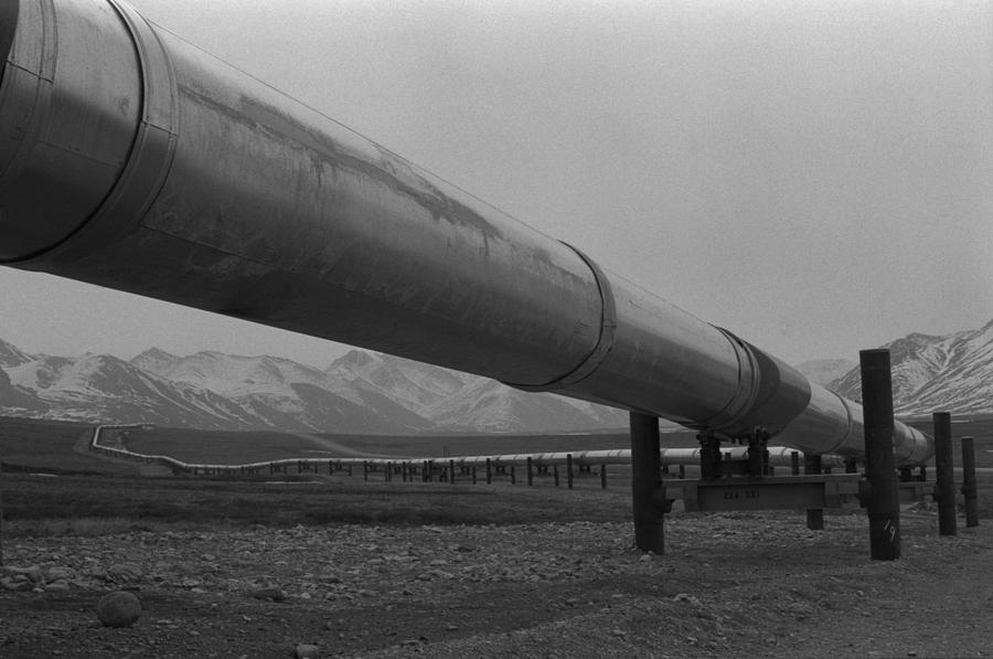 Pipeline Near Atigun Pass Brooks Photograph by Everett