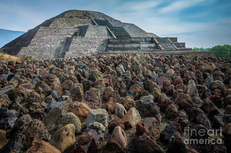 Piramide de la Luna Photograph by Inge Johnsson