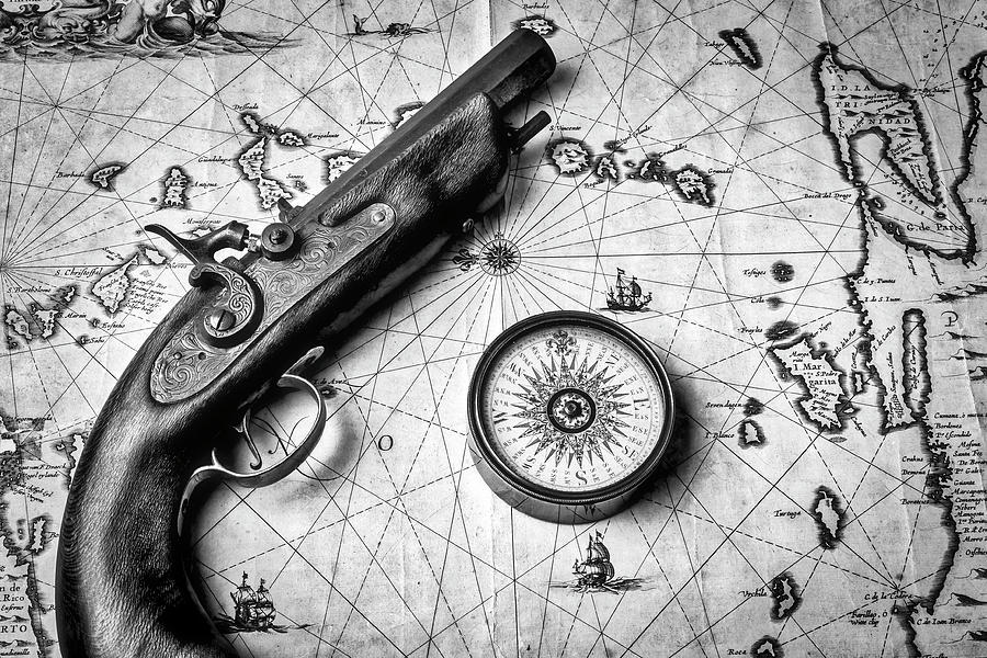 old map compass black and white