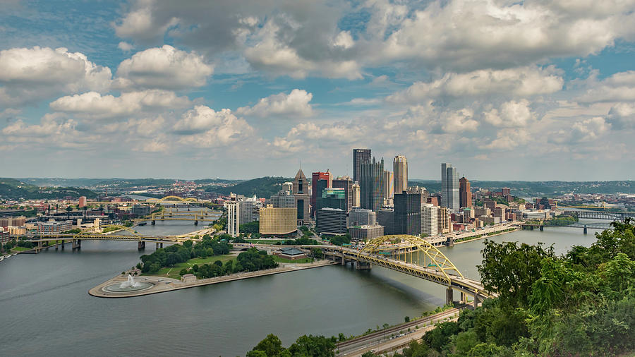 Pittsburg Skyline Photograph by Guy Whiteley