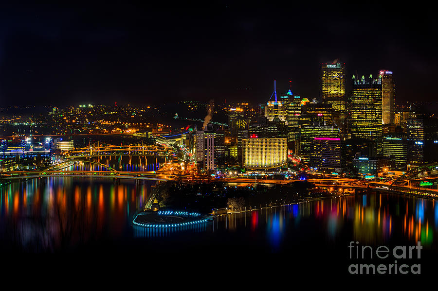 Pittsburgh Pennsylvania city skyline at night Photograph by Amy Cicconi