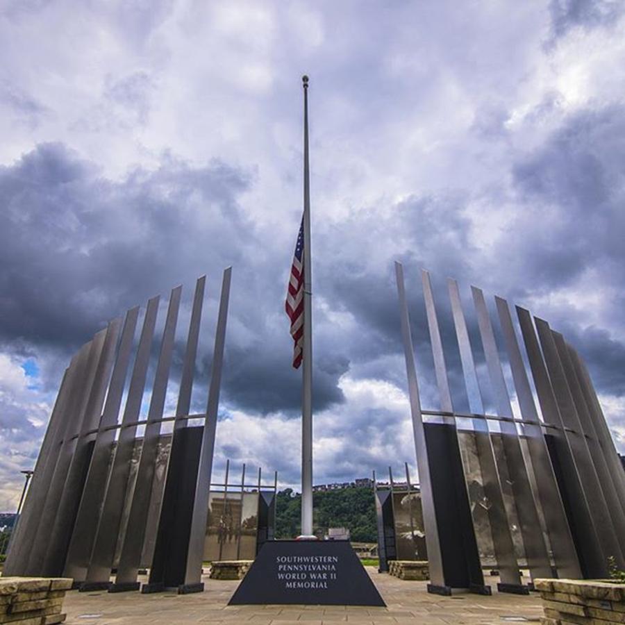 Skyscraper Photograph - Pittsburgh War Memorial Just Outside by David Haskett II