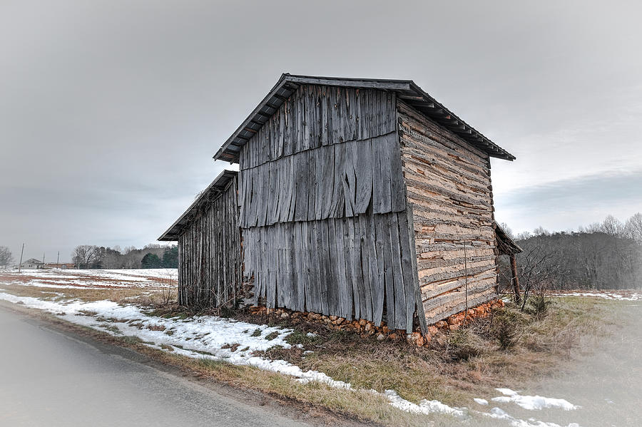 Pittsylvania Log Tobacco Barn Photograph by Bob Bell