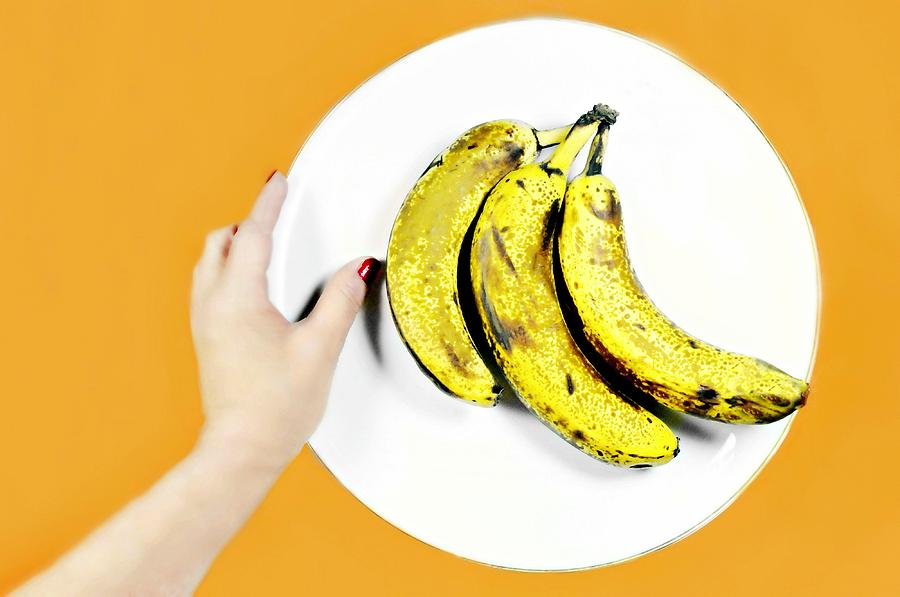 Plate of Bananas Photograph by Diana Angstadt