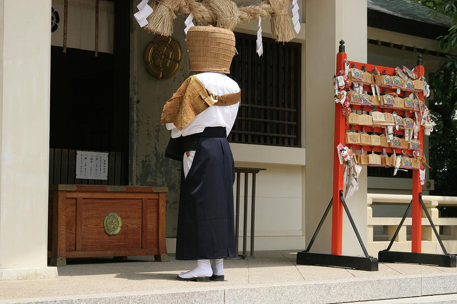 Playing At The Shrine Photograph by Masami Iida