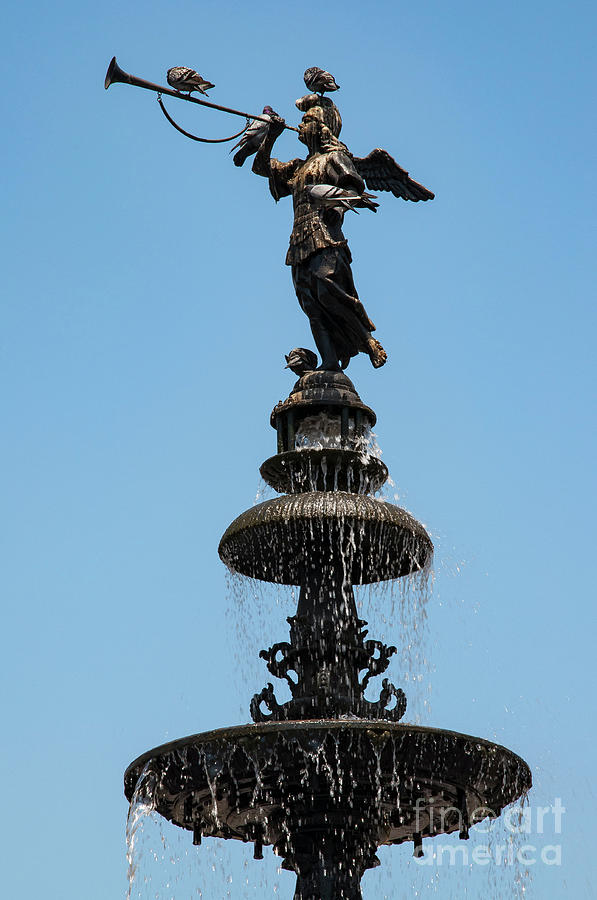 Plaza Mayor Fountain Photograph by Bob Phillips