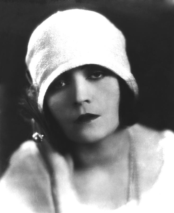 Pola Negri, Ca. Mid-1920s Photograph by Everett
