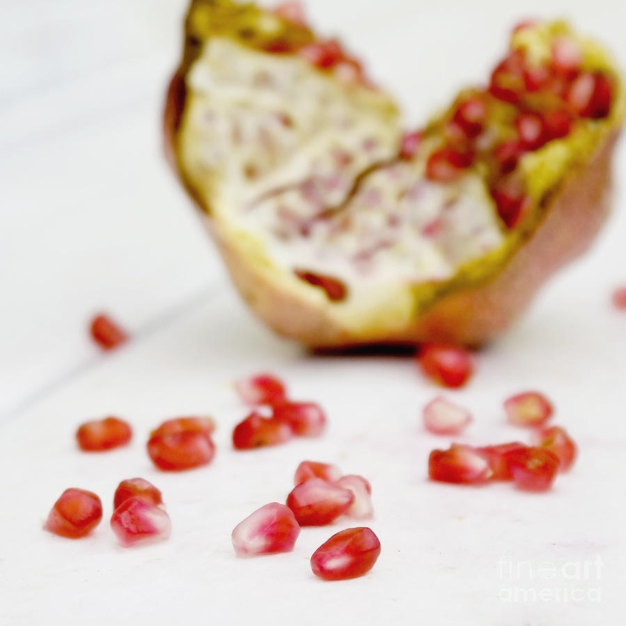 Fruit Photograph - Pomegranate seeds by Cindy Garber Iverson