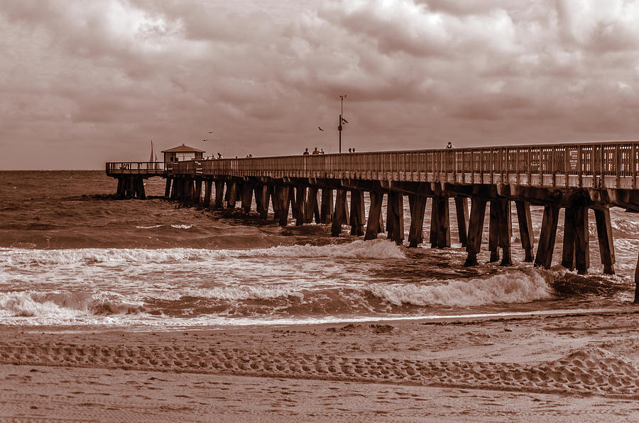 Pompano Pier Photograph by Wolfgang Stocker