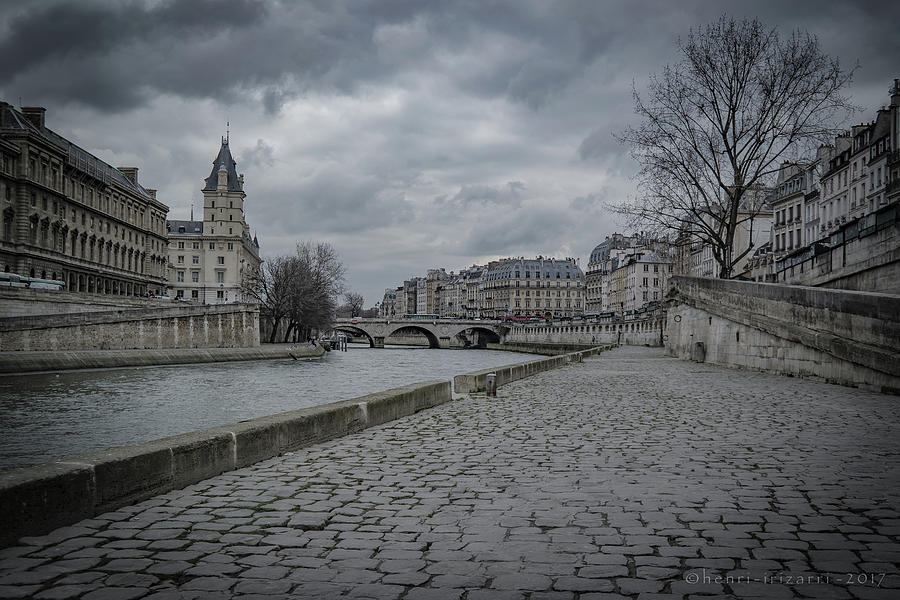 Pont Saint-Michel Paris Photograph by Henri Irizarri