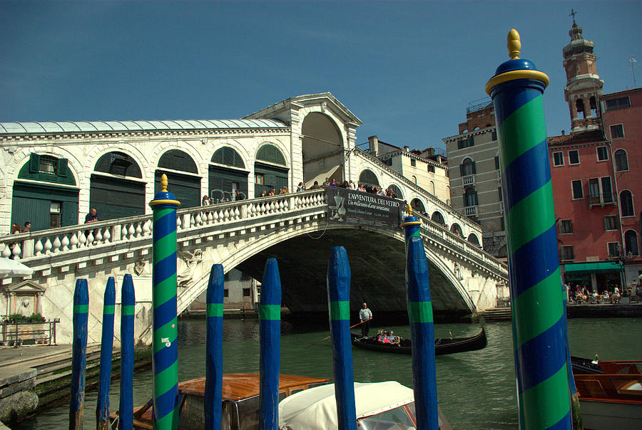 Boat Photograph - Ponte Rialto Venezia by Iain MacVinish