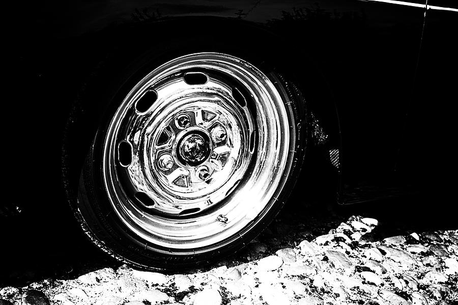 Porsche 356 Speedster Wheel Photograph by Georgia Clare