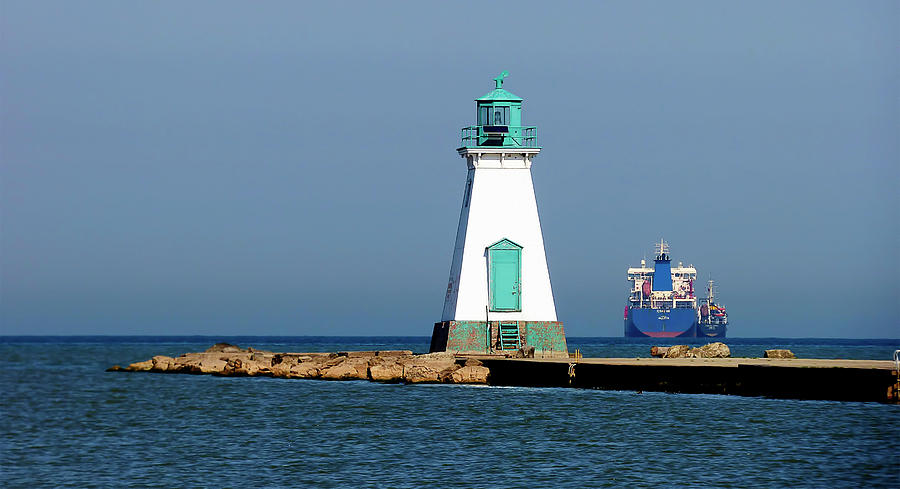 Port Dalhousie Lighthouse Photograph by Leslie Montgomery