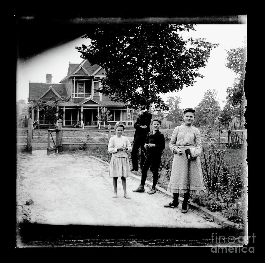 Portrait of a Victorian-era Family in Front of a House, Circa 1890 ...