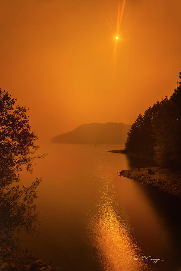 Preclipse 8.17 Photograph by Dan McGeorge