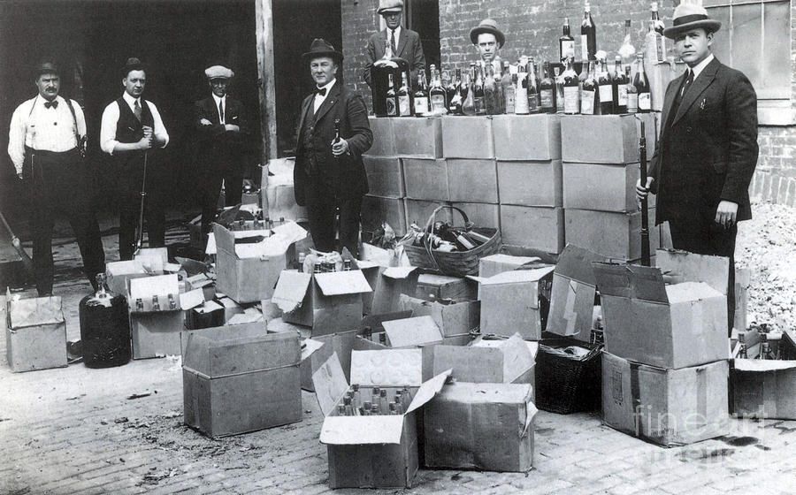 Prohibition, 1922 Photograph by Science Source