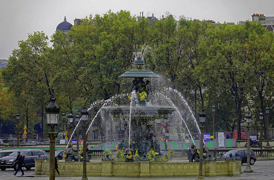 Public Fountain At The  Fontaines de la Concorde In Paris, France Photograph by Rick Rosenshein