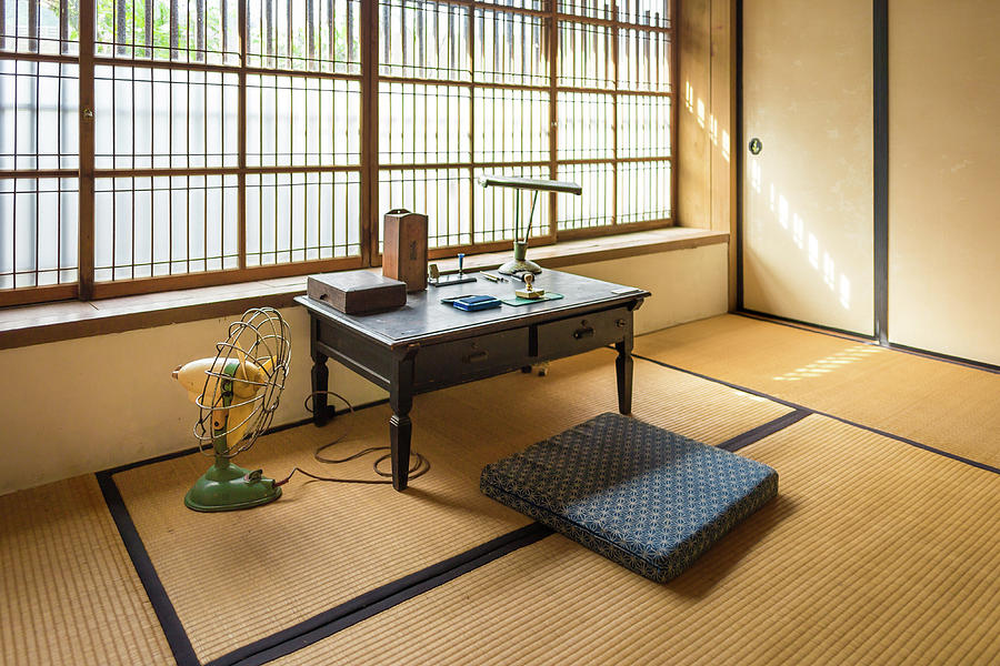 Quaint Tatami Office by Geoffrey Lewis Quaint Tatami Office by Geoffrey Lewis