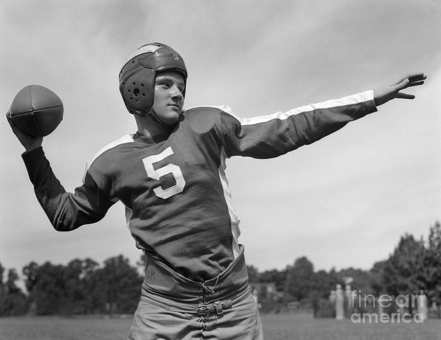 Quarterback About To Throw Pass, C.1940s Photograph by H. Armstrong Roberts/ClassicStock