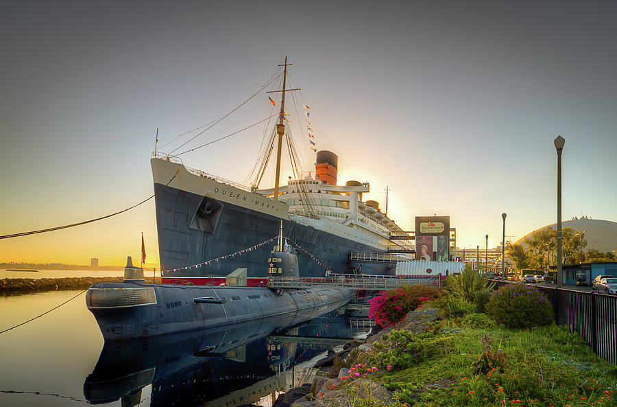 Queen Mary - Long Beach Photograph by R Scott Duncan