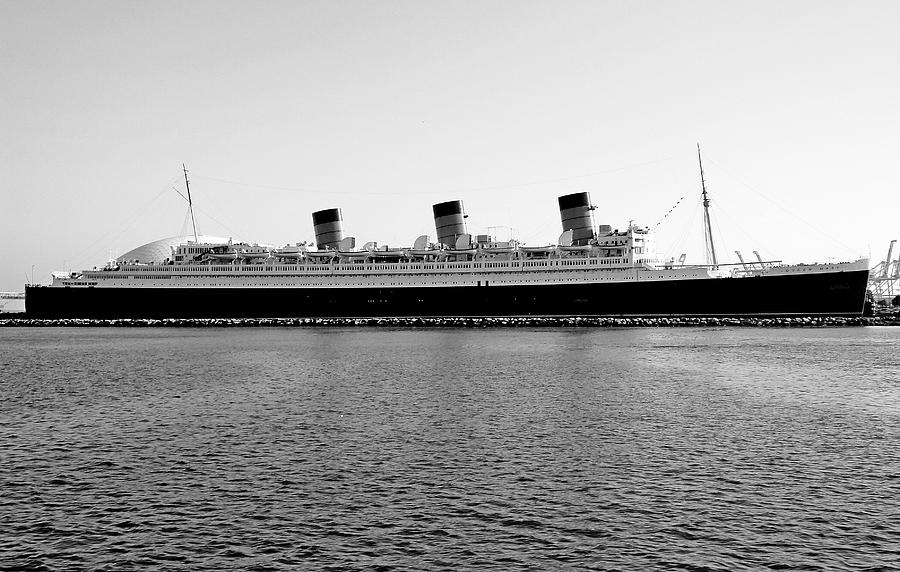 Queen Mary Photograph by Robert Meyers-Lussier
